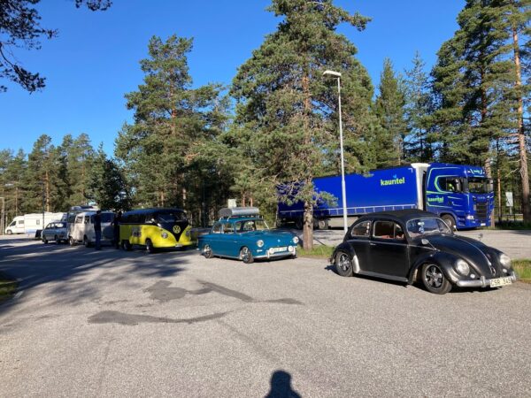 Klubbens bilar redo för avfärd