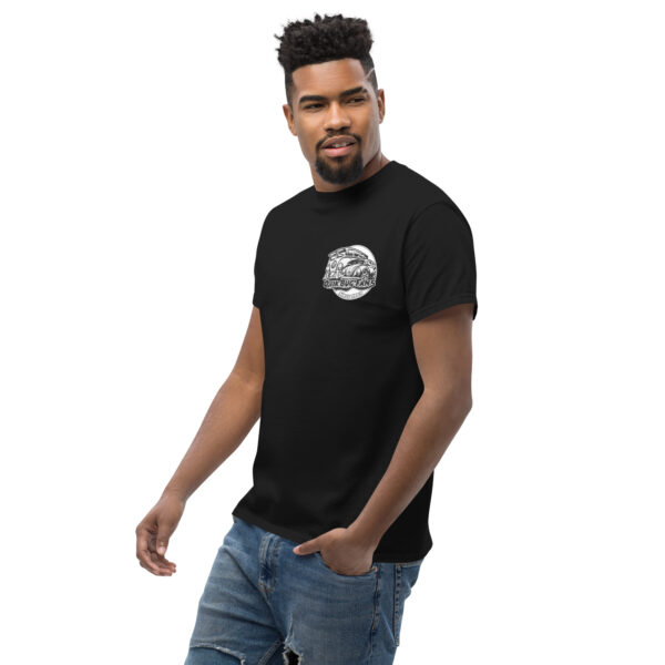 T-shirt med tryck på vänster bröst. - Bild 4
