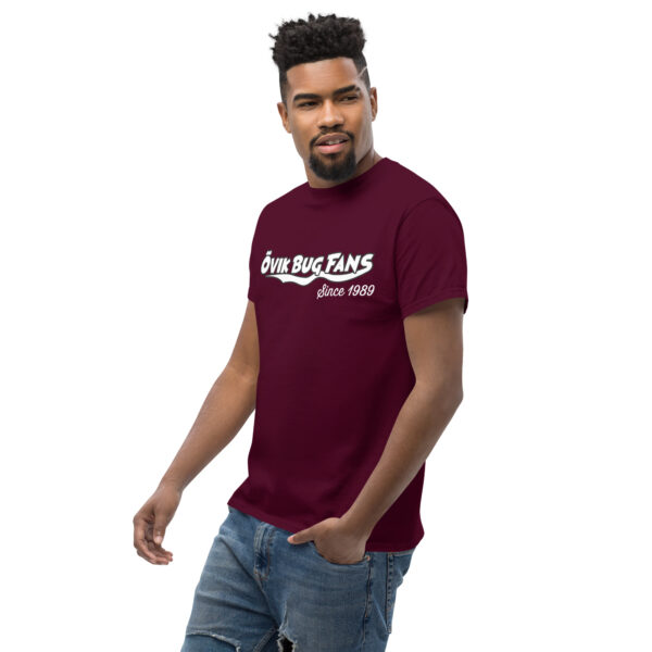 T-shirt med text på bröstet. - Bild 2