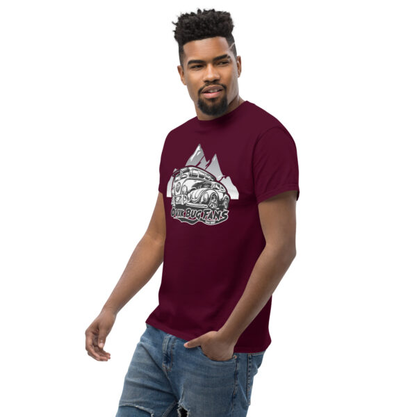 T-shirt med stort tryck på bröstet. - Bild 3