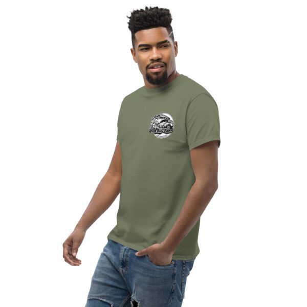 T-shirt med tryck på vänster bröst. - Bild 10