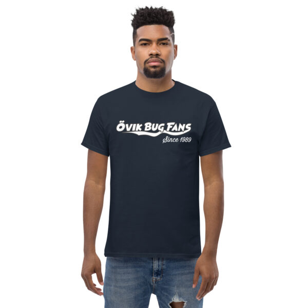 T-shirt med text på bröstet. - Bild 5