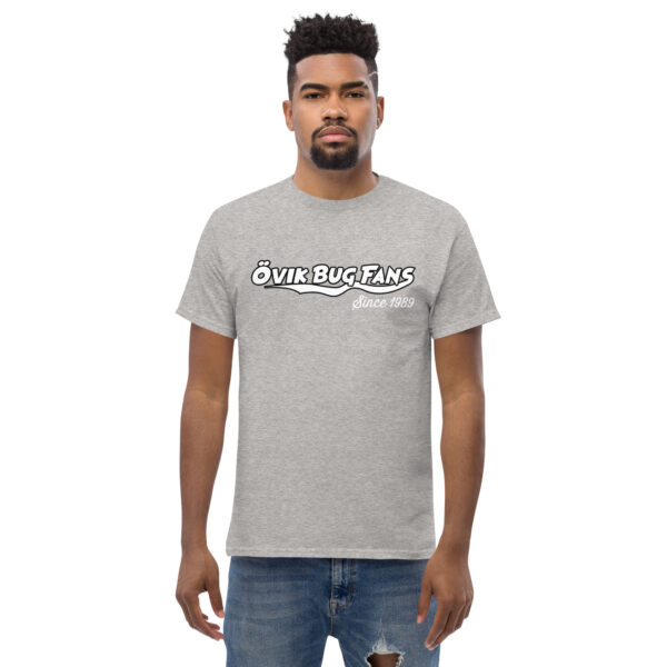 T-shirt med text på bröstet. - Bild 11