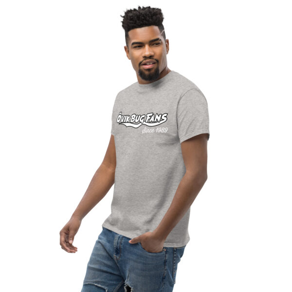 T-shirt med text på bröstet. - Bild 12