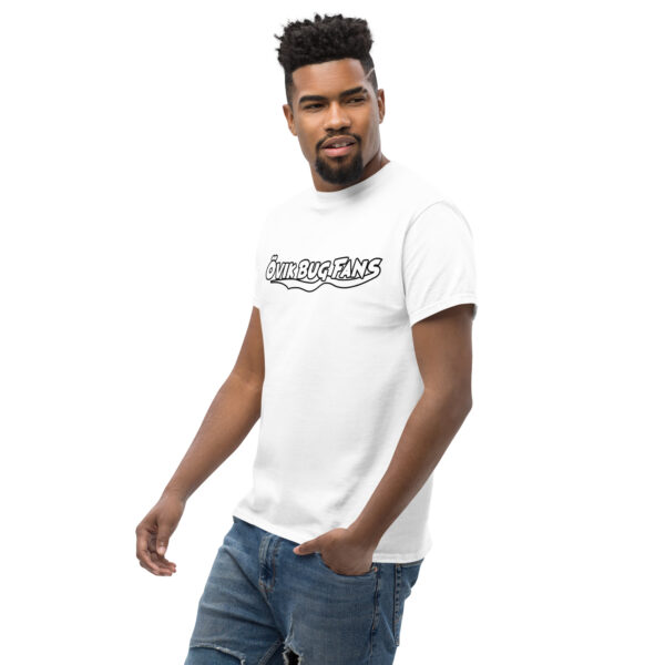 T-shirt med text på bröstet. - Bild 14