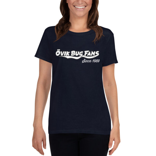 Dam t-shirt med text på bröstet. - Bild 3