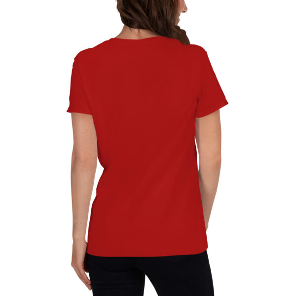 Dam t-shirt med stort tryck på bröstet. - Bild 6
