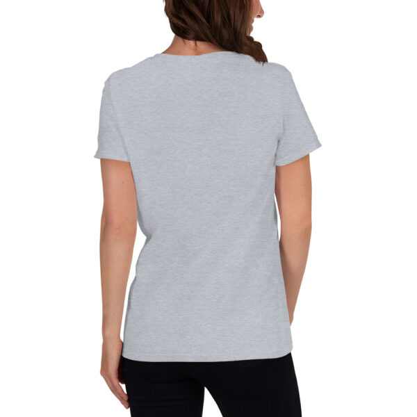 Dam t-shirt med stort tryck på bröstet. - Bild 8